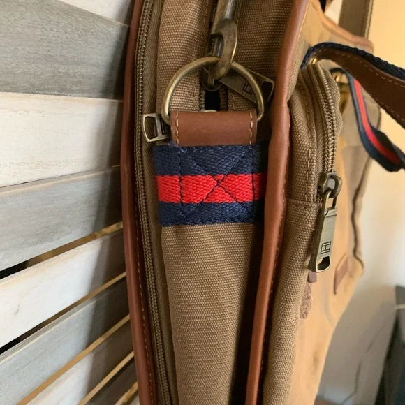 Tommy Hilfiger Classic canvas& leather messenger/laptop bag - Picture 4 of 15